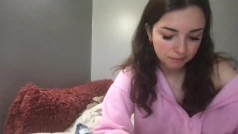 Snapshot of alessiasnow chatting on 11-16-25, 12:05 Alessia Snow online show from 11-16-25, 12:05