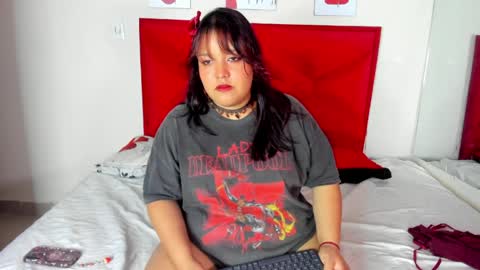 AleSweett online show from 03-27-26, 01:22