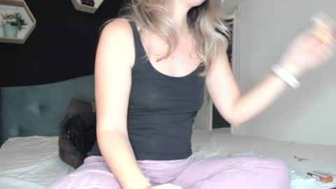 alesys69 online show from 01-04-25, 12:37