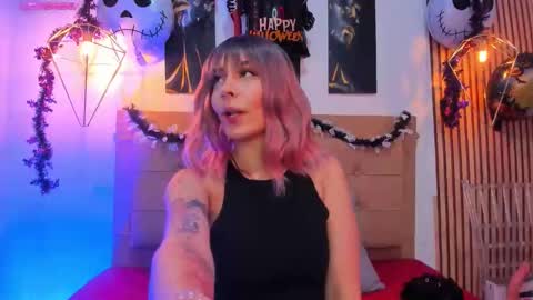 Snapshot of alesziarose chatting on 10-23-25, 07:45 Aleszia online show from 10-23-25, 07:45