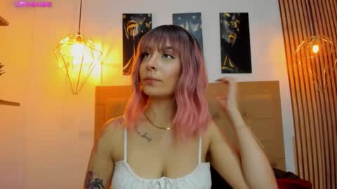 Snapshot of alesziarose chatting on 11-16-25, 07:19 Aleszia online show from 11-16-25, 07:19