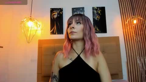 Snapshot of alesziarose chatting on 11-17-25, 07:30 Aleszia online show from 11-17-25, 07:30