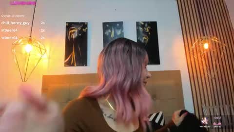 Snapshot of alesziarose chatting on 11-20-25, 07:35 Aleszia online show from 11-20-25, 07:35