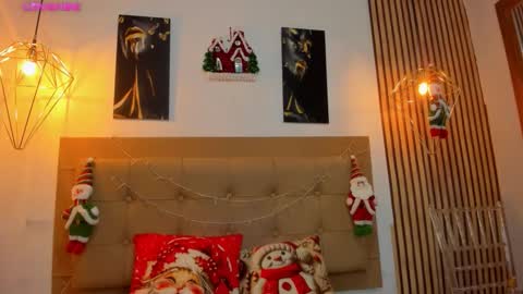 Snapshot of alesziarose chatting on 12-01-25, 07:19 Aleszia online show from 12-01-25, 07:19