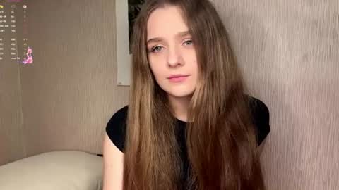 Snapshot of alethadeardurff chatting on 07-17-26, 07:15 Anna online show from 07-17-26, 07:15