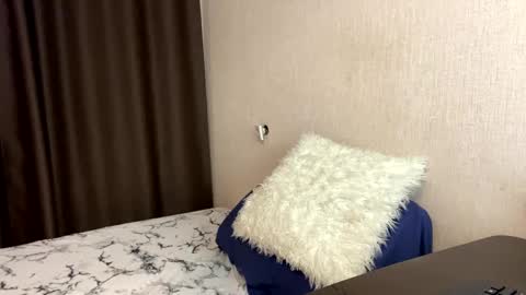 Aletta Oushen online show from 12-21-24, 09:55