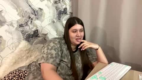 Aletta Oushen online show from 02-04-25, 01:59