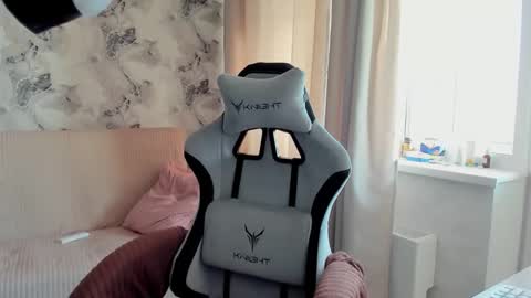 Aletta Oushen online show from 09-19-25, 11:00