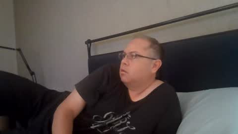 Snapshot of aleveg__101 chatting on 06-21-26, 05:26 aleveg__101 online show from 06-21-26, 05:26