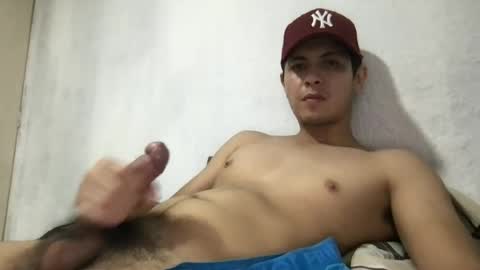 Snapshot of alex20mndz chatting on 06-26-26, 01:21 alex20mndz online show from 06-26-26, 01:21