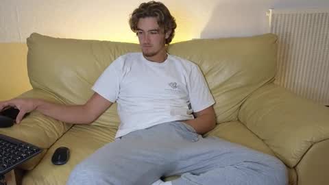 Alex83530 online show from 10-25-25, 09:50