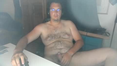 Snapshot of alex90080 chatting on 05-31-26, 10:33 alex90080 online show from 05-31-26, 10:33