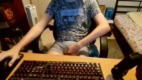 Snapshot of alex97420 chatting on 11-15-25, 07:43 Alex online show from 11-15-25, 07:43