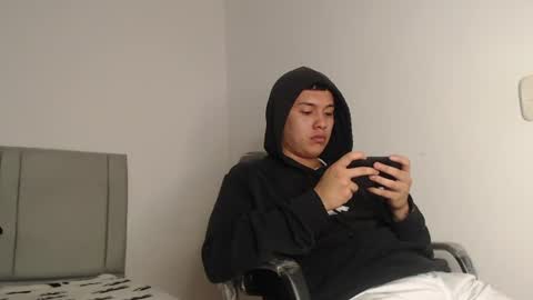 Snapshot of alex__lover chatting on 06-24-26, 07:29 Owen online show from 06-24-26, 07:29