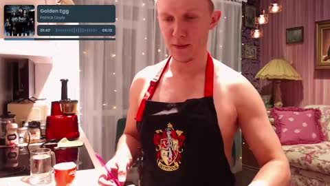 Alex Amazing online show from 02-20-25, 09:09