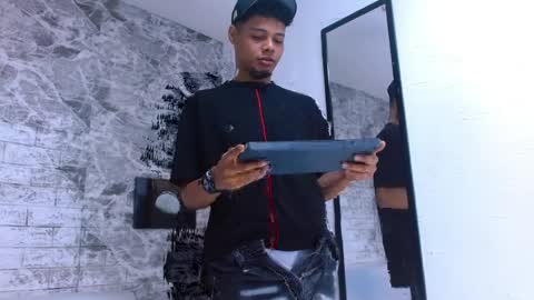 alex online show from 04-12-26, 03:22