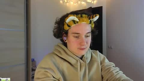 FAVORITE online show from 02-22-25, 03:12