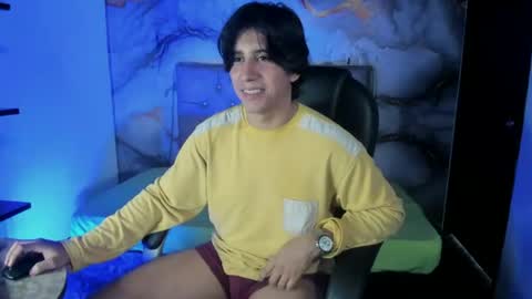Snapshot of alex_cano chatting on 06-29-26, 12:49 alex online show from 06-29-26, 12:49