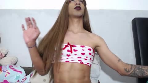 Snapshot of alex_charol chatting on 01-11-26, 10:59 charol online show from 01-11-26, 10:59