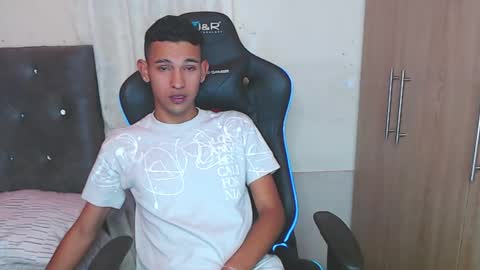 Alex online show from 01-12-25, 12:39