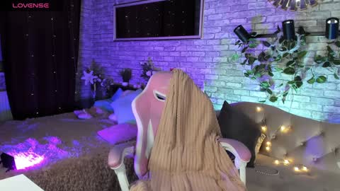 Snapshot of alex_howell chatting on 01-10-25, 08:37 alex_howell online show from 01-10-25, 08:37