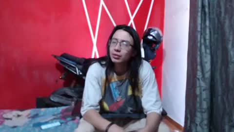 Snapshot of alex_marck chatting on 05-13-26, 06:27 alex online show from 05-13-26, 06:27