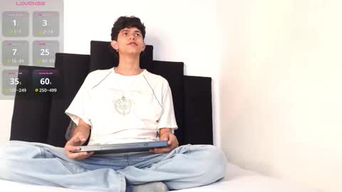 alex_mark_ online show from 12-22-25, 01:08