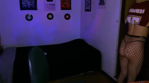 Alex online show from 12-05-25, 01:47