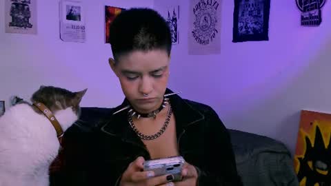 Alex online show from 06-17-26, 03:02