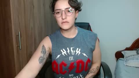 Snapshot of alex_parker07 chatting on 01-10-25, 12:59 Alex Parker online show from 01-10-25, 12:59