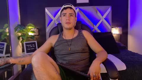 Snapshot of alex_rodriguezz1 chatting on 06-08-26, 11:54 Alex online show from 06-08-26, 11:54