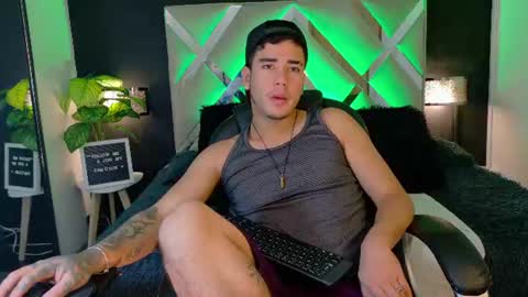Snapshot of alex_rodriguezz1 chatting on 06-12-26, 12:59 Alex online show from 06-12-26, 12:59