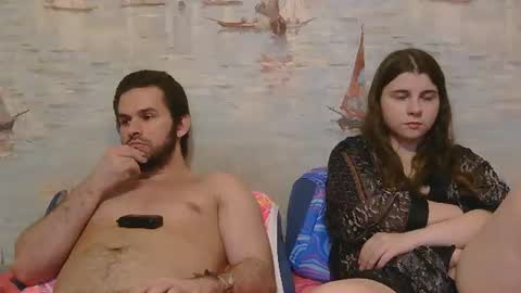 Alex and Sarah online show from 06-25-26, 10:58