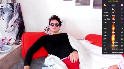 Alex WandHot online show from 10-26-25, 03:45