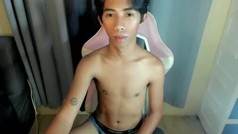 Snapshot of alexa_chi chatting on 05-08-26, 01:33 Alexa online show from 05-08-26, 01:33