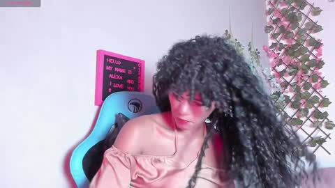 Snapshot of alexa_cutee chatting on 01-10-25, 02:46 Dani online show from 01-10-25, 02:46