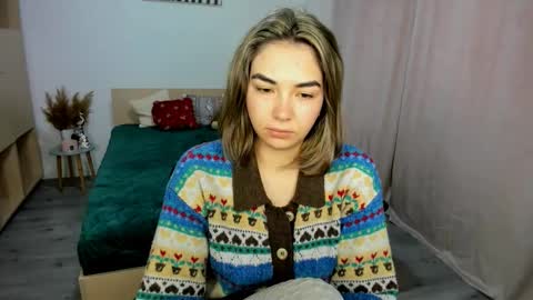 Snapshot of alexa_dolly chatting on 12-19-25, 08:21 Alexa online show from 12-19-25, 08:21