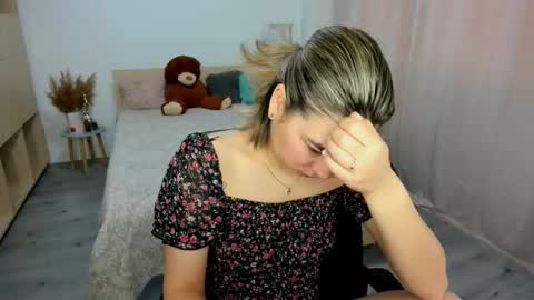 Snapshot of alexa_dolly chatting on 01-14-26, 07:47 Alexa online show from 01-14-26, 07:47