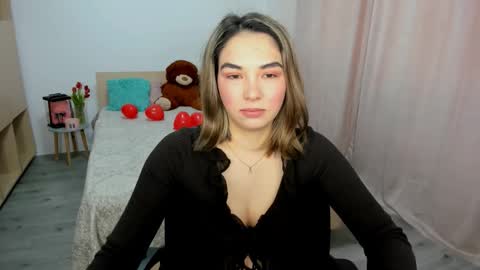 Snapshot of alexa_dolly chatting on 02-16-26, 06:42 Alexa online show from 02-16-26, 06:42