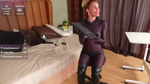 Snapshot of alexa_duque34 chatting on 03-09-25, 02:10 Alexa online show from 03-09-25, 02:10