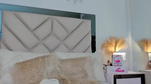 Snapshot of alexa_tobar chatting on 09-17-25, 07:48 alexa_tobar online show from 09-17-25, 07:48