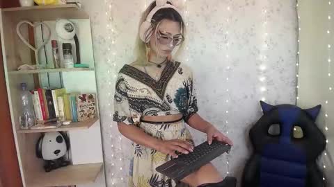 alexaavandercloude online show from 03-26-26, 07:08