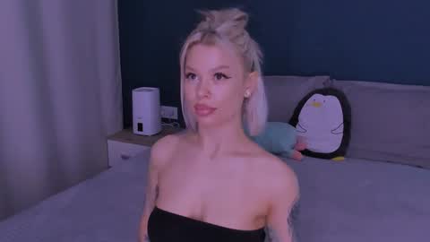 Alexa Mason online show from 01-20-25, 05:04