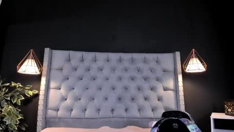 Snapshot of alexamora__ chatting on 10-08-25, 11:41 C A M I L A  online show from 10-08-25, 11:41