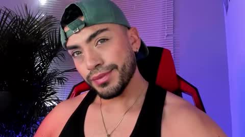 Snapshot of alexander_diiaz chatting on 09-19-25, 05:35 Alexander Diaz online show from 09-19-25, 05:35