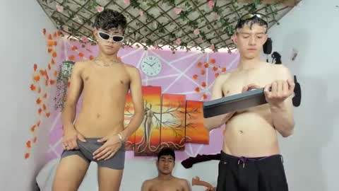 chicos hot online show from 03-11-25, 06:52