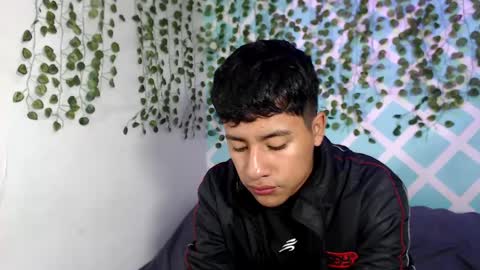 chicos hot online show from 09-15-25, 02:06