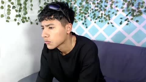 chicos hot online show from 09-21-25, 01:46