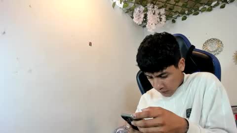 chicos hot online show from 10-20-25, 01:22