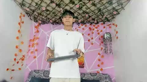 chicos hot online show from 11-22-25, 10:14